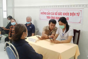 TRUNG TÂM Y TẾ  KHU VỰC BẾN TRE  PHÁT ĐỘNG CAO ĐIỂM HƯỚNG DẪN CÀI ĐẶT, KÍCH HOẠT SỐ  SỨC KHỎE ĐIỆN TỬ TRÊN ỨNG VNEID